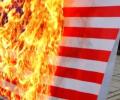 В иранском парламенте сожгли флаг США