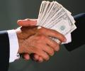 Взятки на сумму около 5 млн. долларов выявлены в Минске в 2008 г