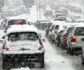 Сильнейшие метели в Великобритании парализовали движение транспорта
