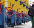 Транзит газа через Украину снизился наполовину