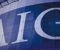 Топ-менеджеры AIG вернут 50 миллионов долларов премиальных