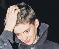 Из-за коротких волос беременная Энн Хэтэуэй перенесла собственную свадьбу