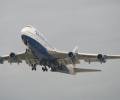 Boeing 767, выполнявший рейс Москва - Южно-Сахалинск, совершил аварийную посадку