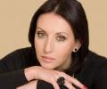 Алика Смехова обнимается со звездой «Интернов»
