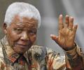 94-летний Нельсон Мандела перенес операцию на желчном пузыре