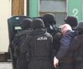В Германии мужчина, захвативший заложника в банке, отпустил своего пленника и сдался полицейским