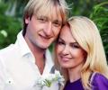 Евгений Плющенко забрал Яну Рудковскую с новорожденным сыном из Санкт-Петербургского роддома