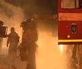 В Москве полностью выгорел гаражный комплекс: двое пожарных погибли