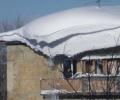 В Костроме упавший с крыши снег убил дворничиху