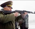 Попрощаться с Михаилом Калашниковым собралось более двух тысяч человек