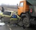 В Пермском крае «Нива» протаранила фуру: два человека скончались