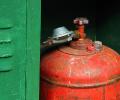 В Кемеровской области хозяева дома пострадали от взрыва газового баллона
