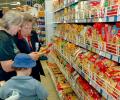 Медведев призвал россиян переходить на употребление российских продуктов вместо импортных