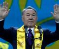 Избранный президент Казахстана Нурсултан Назарбаев к этому времени уже принял присягу