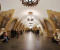 На станции метро «Киевская» туристка из Италии разбила голову, делая селфи