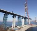 ЧП в Крыму: турецкий сухогруз погнул опоры моста через Керченский пролив