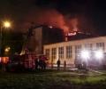 ЧП в Москве: крупный пожар охватил выселенный дом