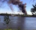 В цеху судостроительного завода в Петербурге загорелся военный корабль