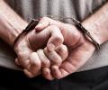 Во время застолья в Красноярске знакомый женщины выбросил ее 3-летнего сына с балкона