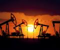 Страны-экспортеры нефти договорились об ограничении добычи черного золота