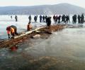 На притоке Амура спасены более 140 рыбаков на льдине
