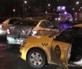 ДТП в Москве: грузовик на светофоре проехался по шести иномаркам без остановки