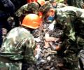 В Китае под завалами обрушившегося здания остаются люди