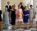 Муж премьер-министра Люксембурга, сфотографировавшийся с первыми леди государств, подорвал Сеть