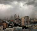 Мощный ураган в Москве, о котором жителей столицы даже не предупредили, убил 11 человек. Еще 70 ранены