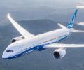 Boeing 787 благополучно приземлился Манчестере: отказал двигатель