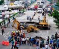 В Мексике автомобиль с двумя людьми ушел под землю. И водитель, и пассажир погибли
