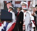 Дональд Трамп принял участие в спуске на воду нового американского авианосца