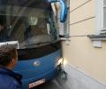 В Москве автобус, битком набитый китайцами, въехал в стену дома