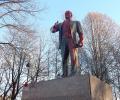 В Питере статую Ленина облили красной краской