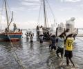 Пассажиры утонули из-за опрокидывания мозамбикского гуманитарного катера