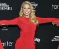 Кристи Бринкли блистает в красном платье на вечеринке Sports Illustrated