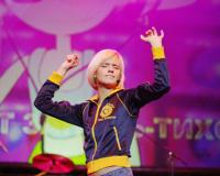 Глюкоза снялась в новом клипе в образе милиционера