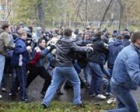 МВД Киргизии - граждане страны начали добровольно сдавать оружие