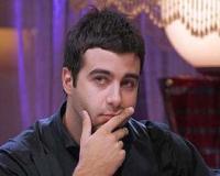 Иван Ургант перемещается по Москве в сопровождении машин ГИБДД