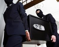 Воры выкрали банкомат в самом центре Москвы