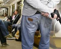 В московском метро мужчина расстрелял двоих человек