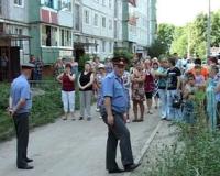 Под Тулой полиции снова пришлось защищать педофила от толпы