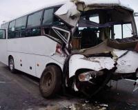 Автобус врезался в грузовик в Кемеровской области, 4 человека погибли