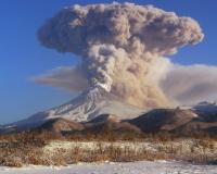 Извержение вулкана на Камчатке вызвало 900 землетрясений