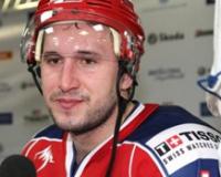 Выживший в катастрофе хоккеист Галимов умер в Москве