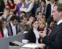 Не утихает скандал вокруг визита Дмитрия Медведева на журфак МГУ