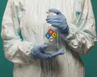 На северо-западе Москвы уроженца Ирана облили кислотой