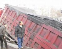 Неподалеку от Красной площади на голову рабочего свалился «КамАЗ»