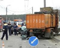 Серьезное ДТП на севере Москвы: шесть человек пострадали при столкновении 2 грузовиков