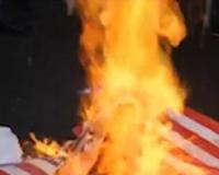 Во время митинга в Нижневартовске мусульмане сожгли флаг США